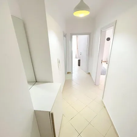 Wanted 673 Apartament *